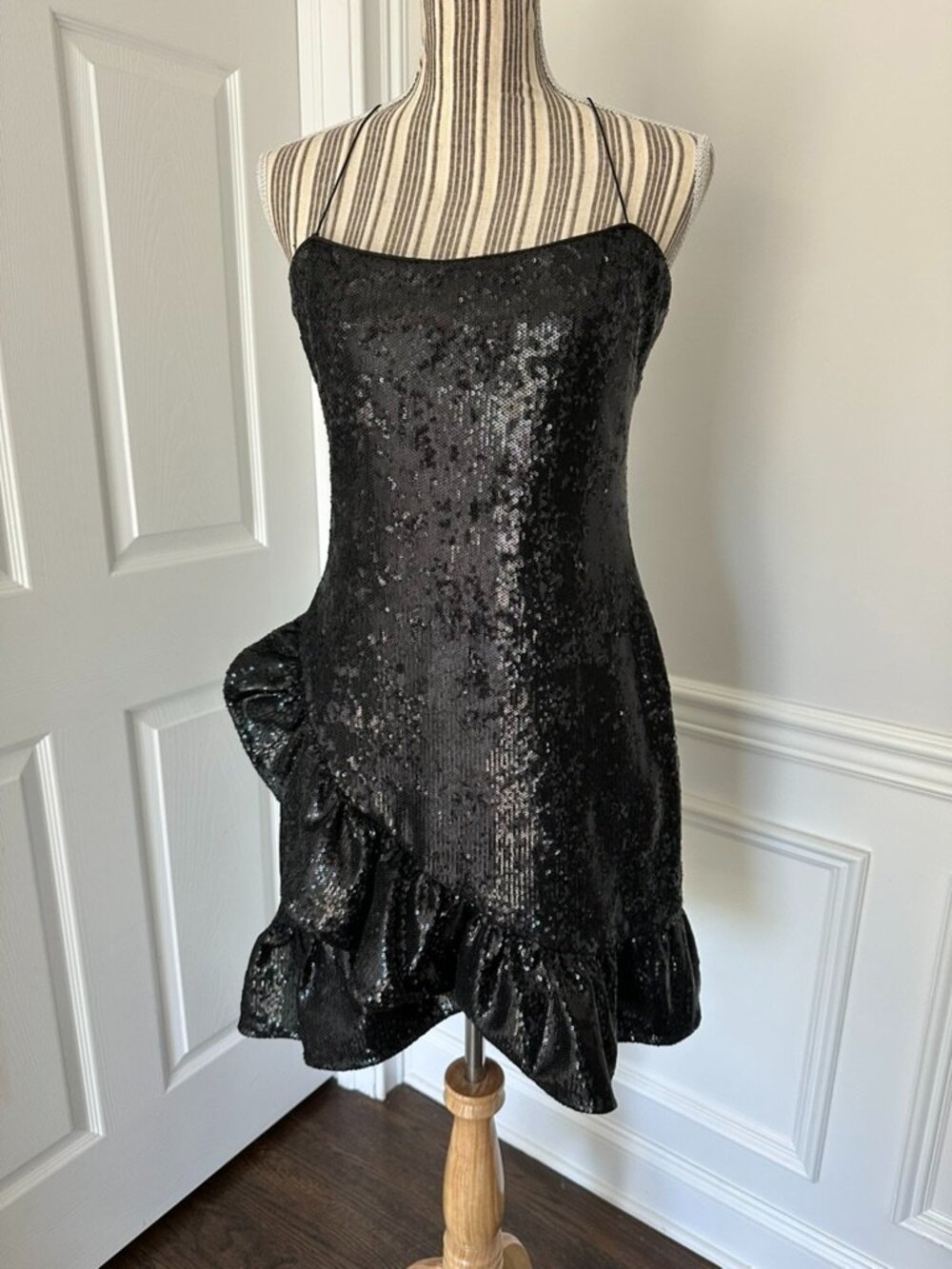 LIKELY Lilia Black Sequin Cocktail Party Dress Asymmetrical Ruffle Size 10